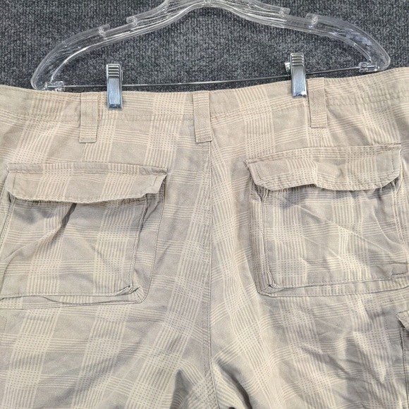 Lee Dungarees Men's Cargo Shorts Tan Size 38 100% Cotton Pockets Check Pattern - Picture 3 of 11